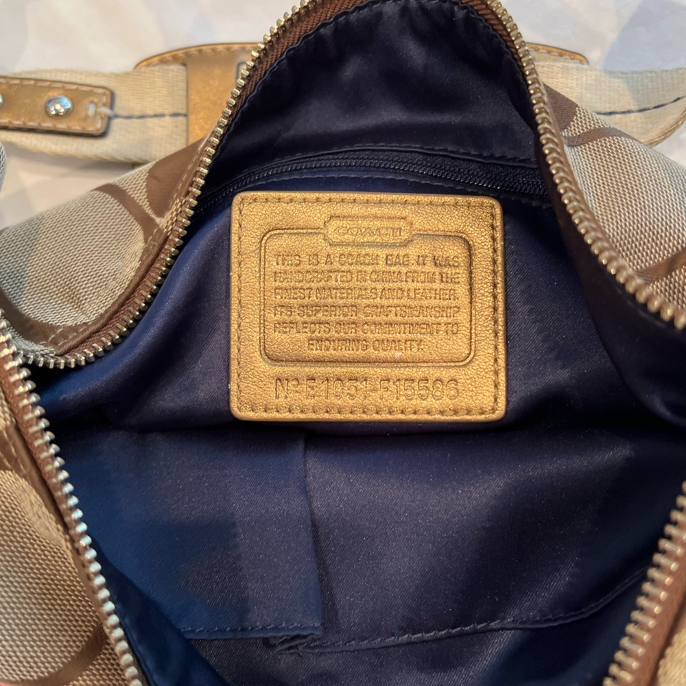 ❌SOLD❌Vintage signature COACH rainbow striped F15586 shoulder bag 🌈 - Picture 3 of 16